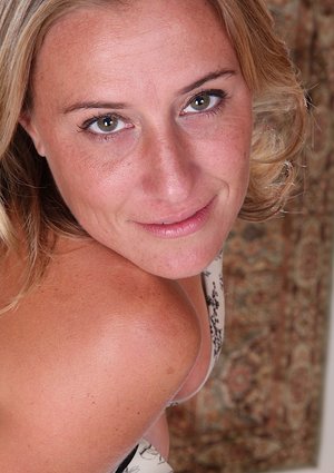 18 year old cutie Riley Reid taking cumshot on face from long penis